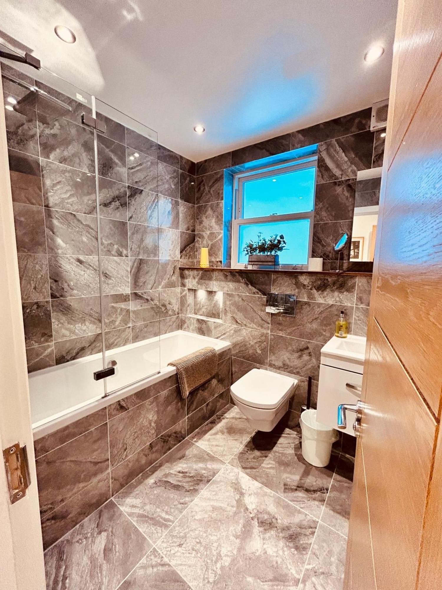 Stunning Spacious B.Apt. Slps.4 London Exteriör bild