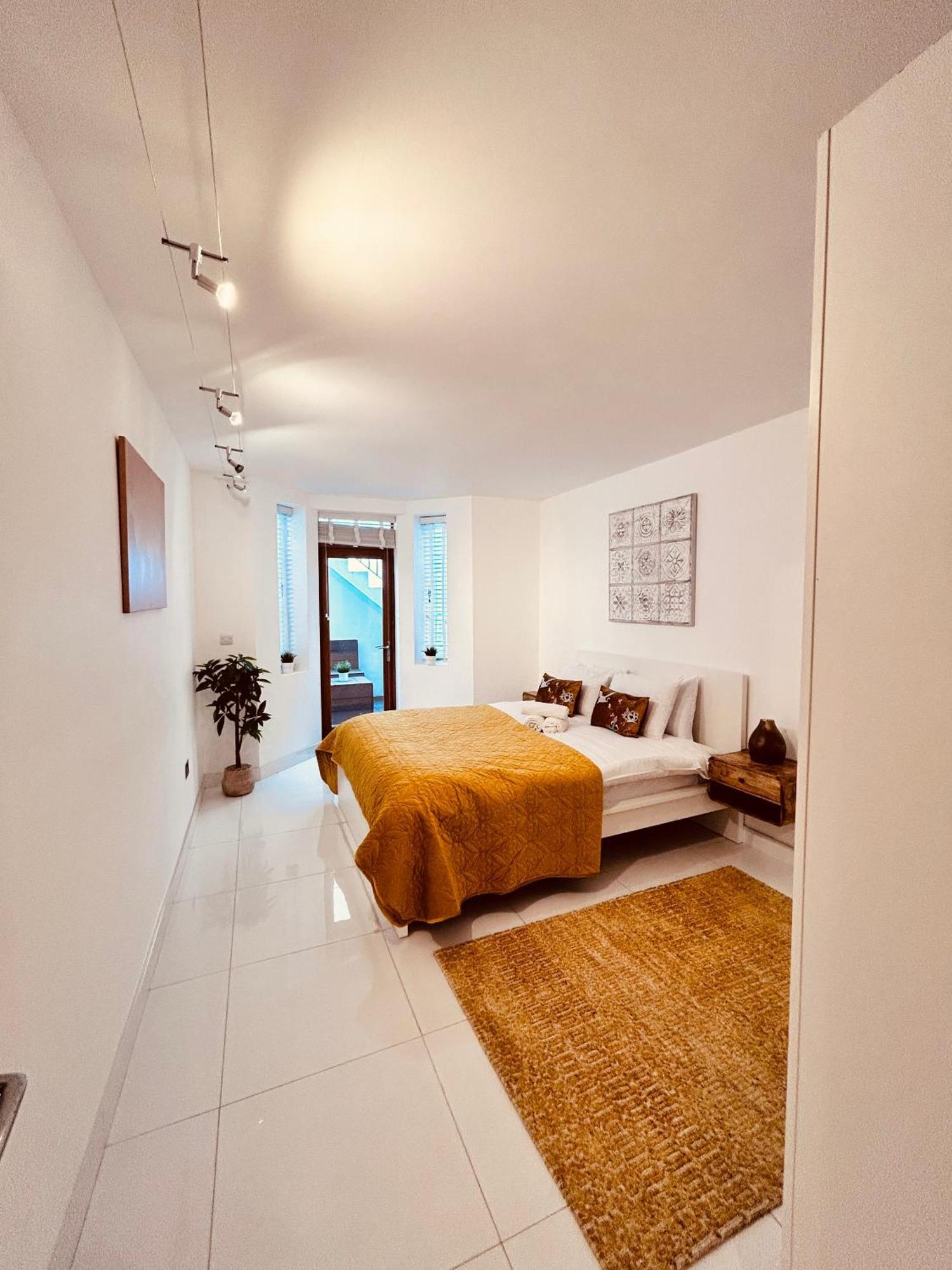Stunning Spacious B.Apt. Slps.4 London Exteriör bild